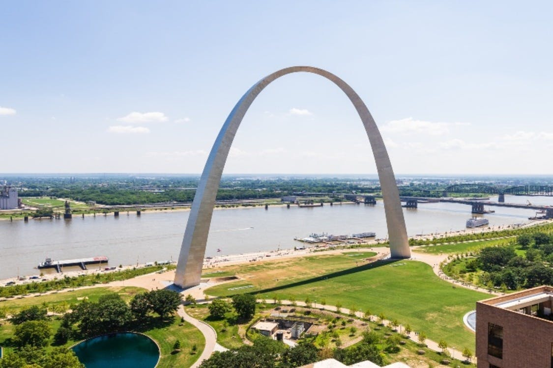 St. Louis: Small Group City Tour + Gateway Arch Entry + River Cruise - Photo 1 of 8